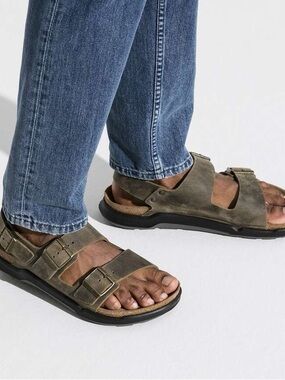 Birkenstock Milano Crosstown Men
Oiled Leather  Faded Khaki Sandals Size 44